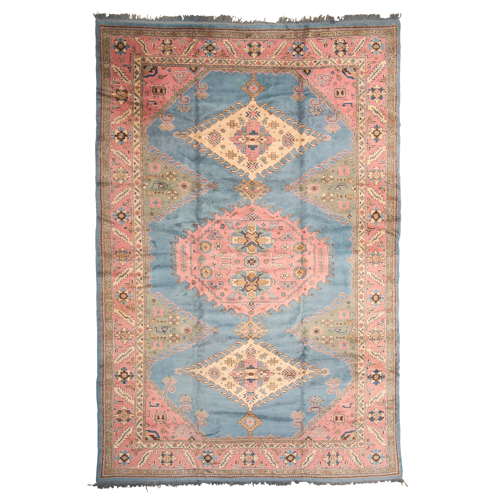 USHAK CARPET