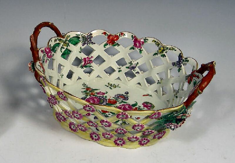 An English late 18th century porcelain basket