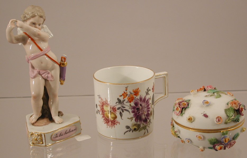 A Meissen cylindrical coffee can