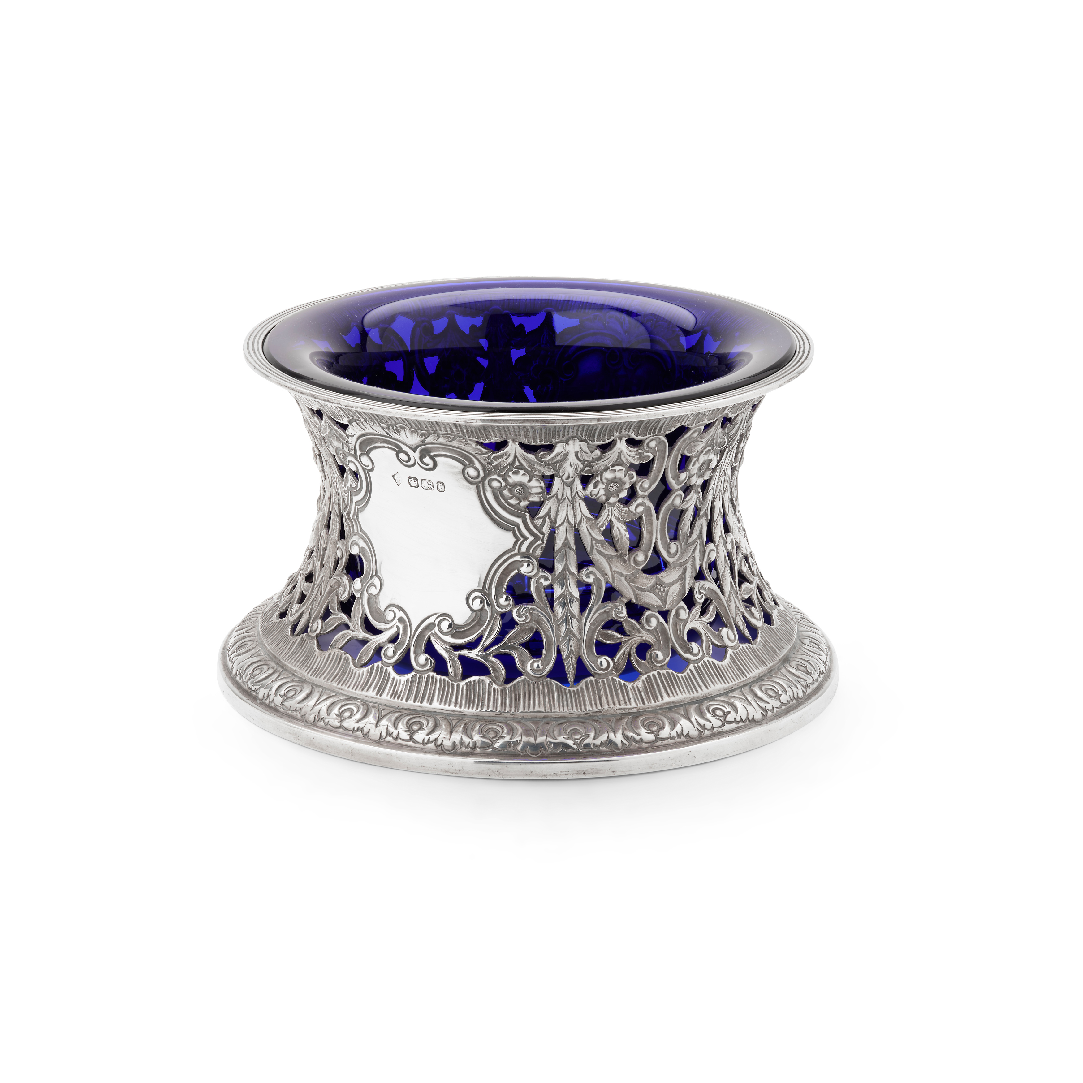 A LATE VICTORIAN DISH RING