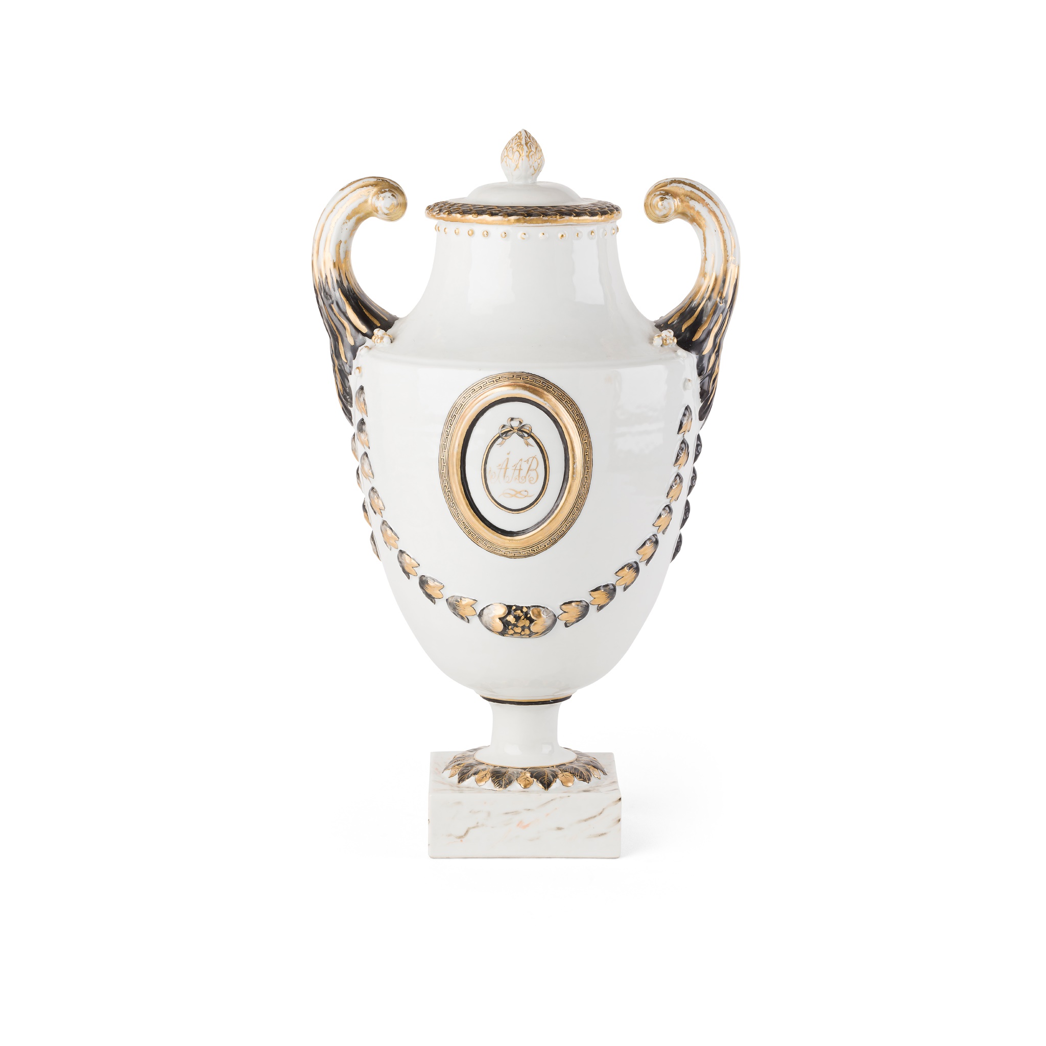 CHINESE EXPORT PORCELAIN COVERED URN
