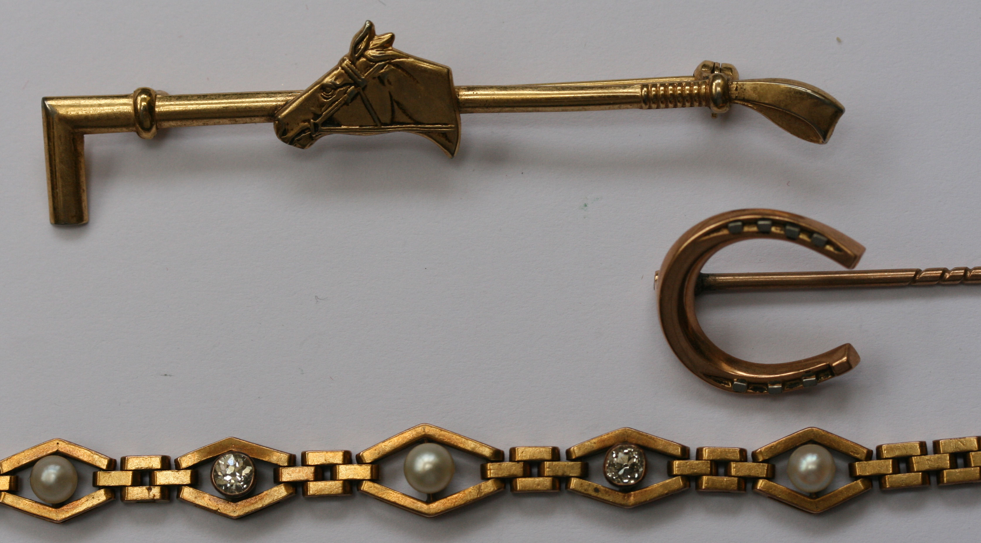 A group of gold jewellery to include