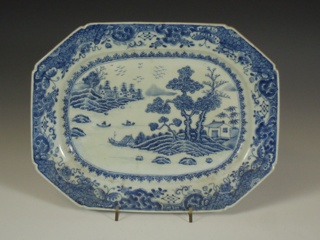 An 18th century Chinese export blue painted ashet