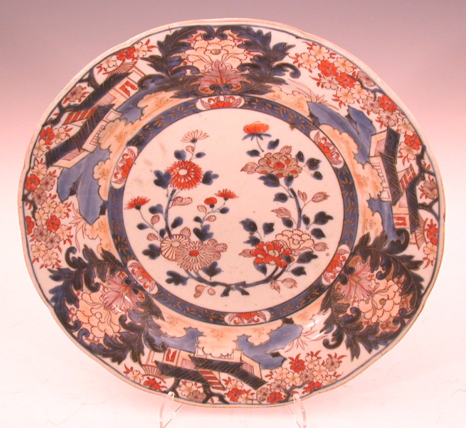 A Japanese Imari circular scalloped bowl, circa 1700,
