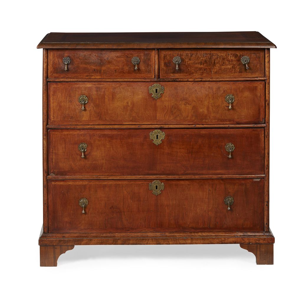 GEORGE I WALNUT CHEST OF DRAWERS