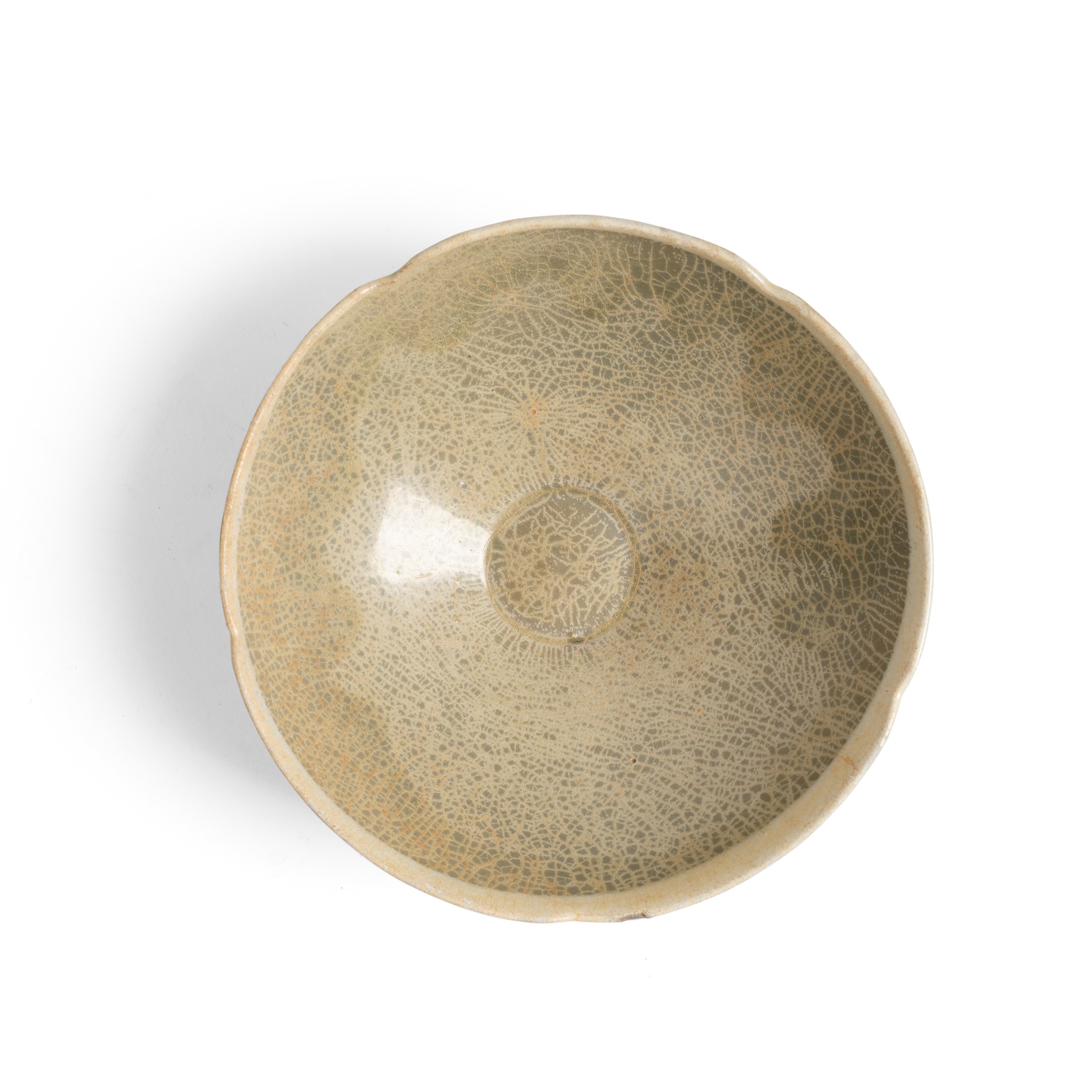 CELADON-GLAZED FOLIATED-RIM BOWL