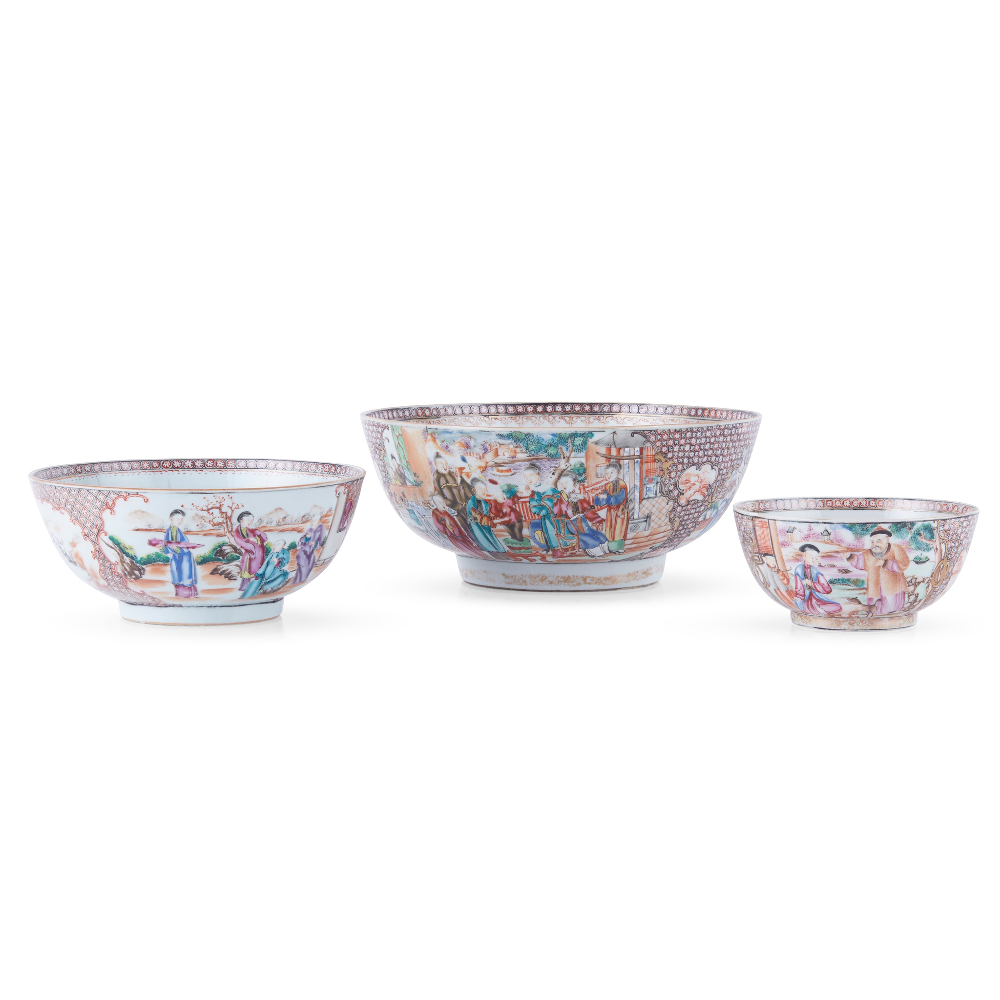 GROUP OF THREE GRADUAL EXPORT FAMILLE ROSE BOWLS
