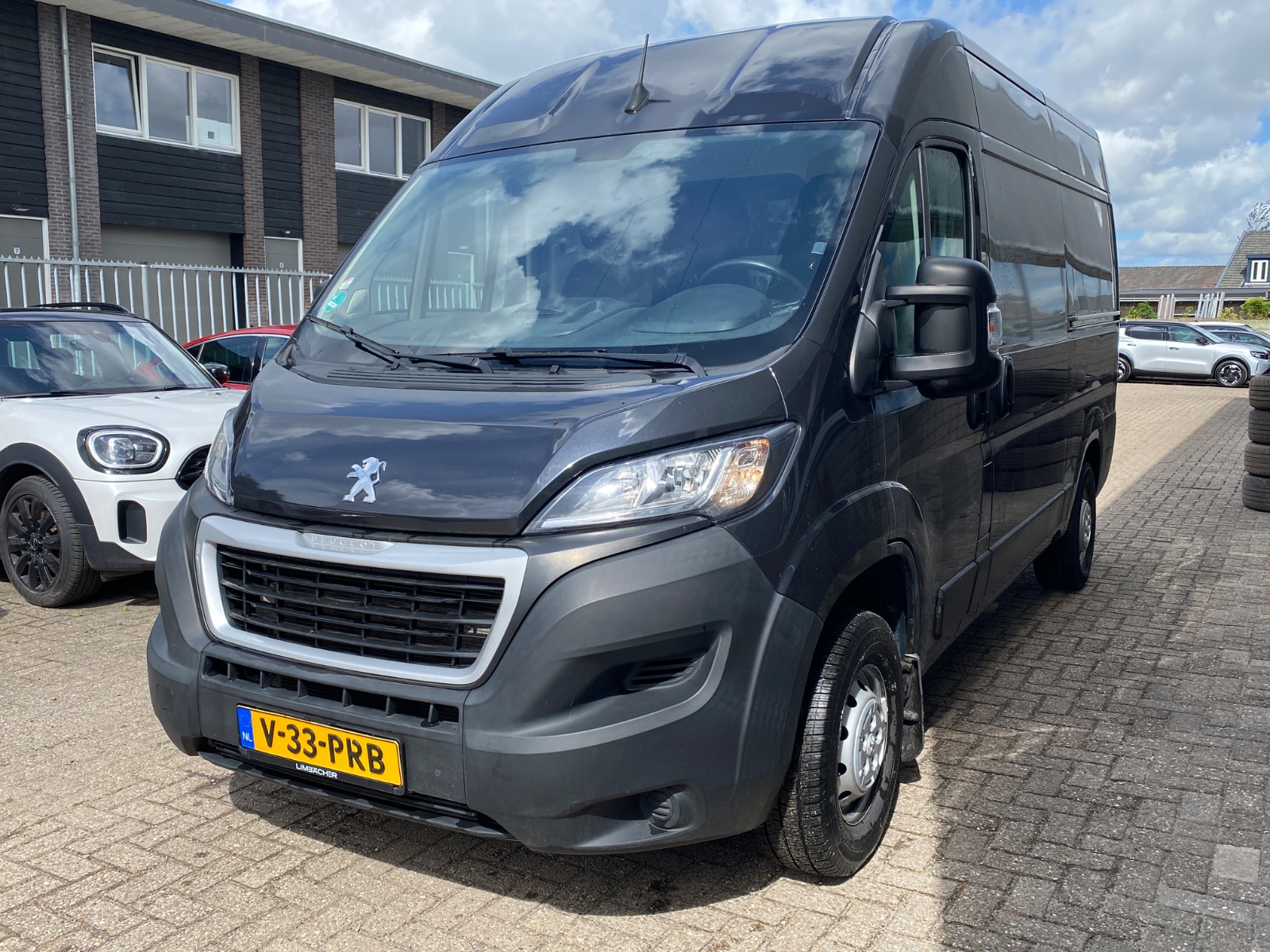 Peugeot Boxer 330 2.2 BlueHDi 140 L2H2 Premium 2021