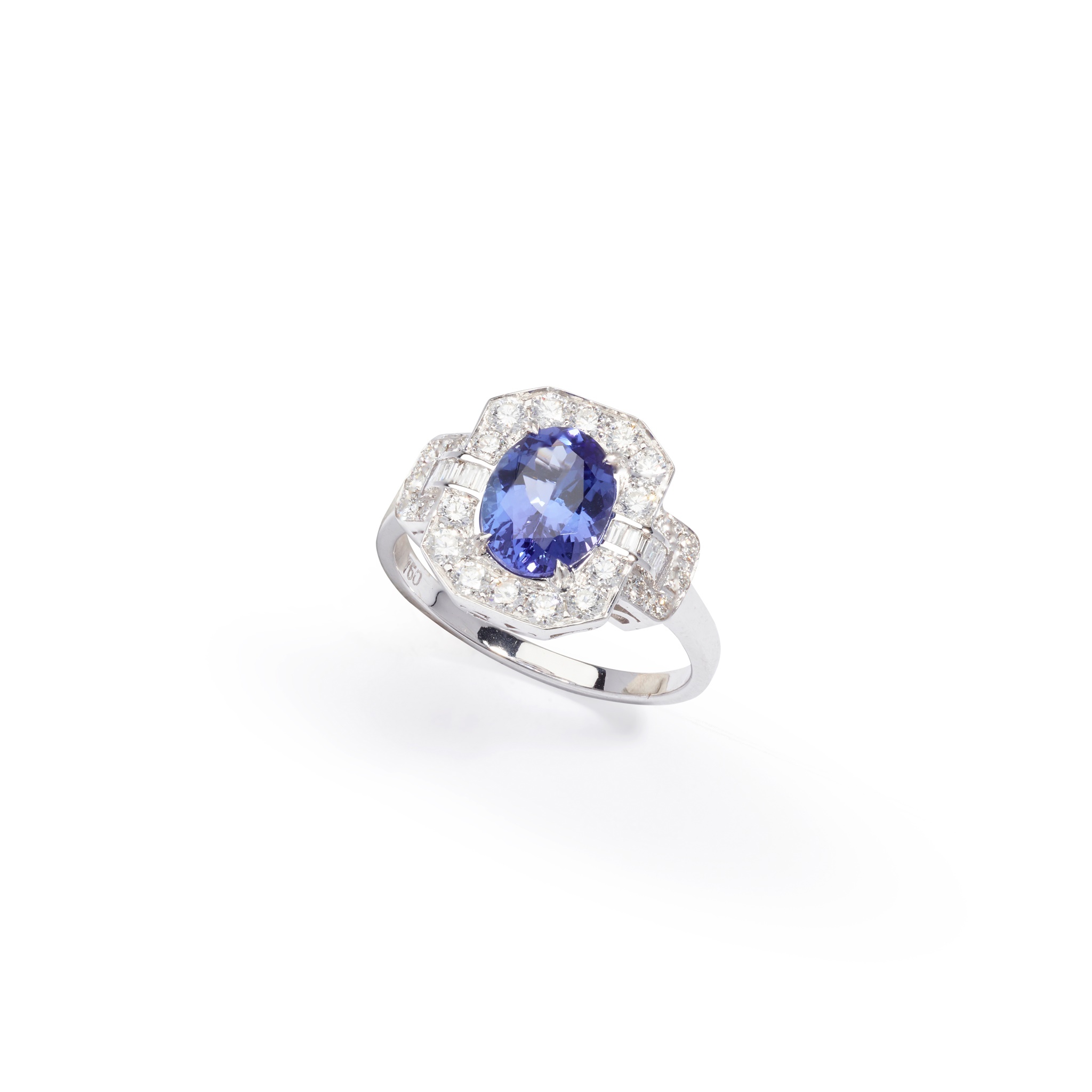 A tanzanite and diamond cluster ring