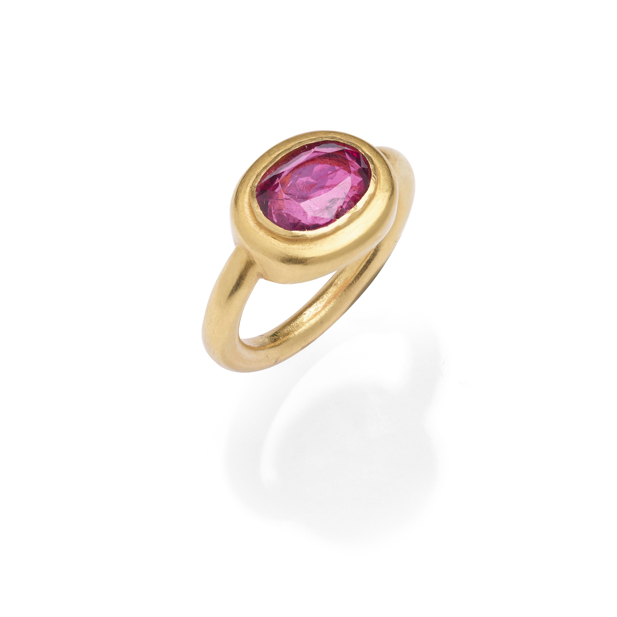 A pink spinel single-stone ring