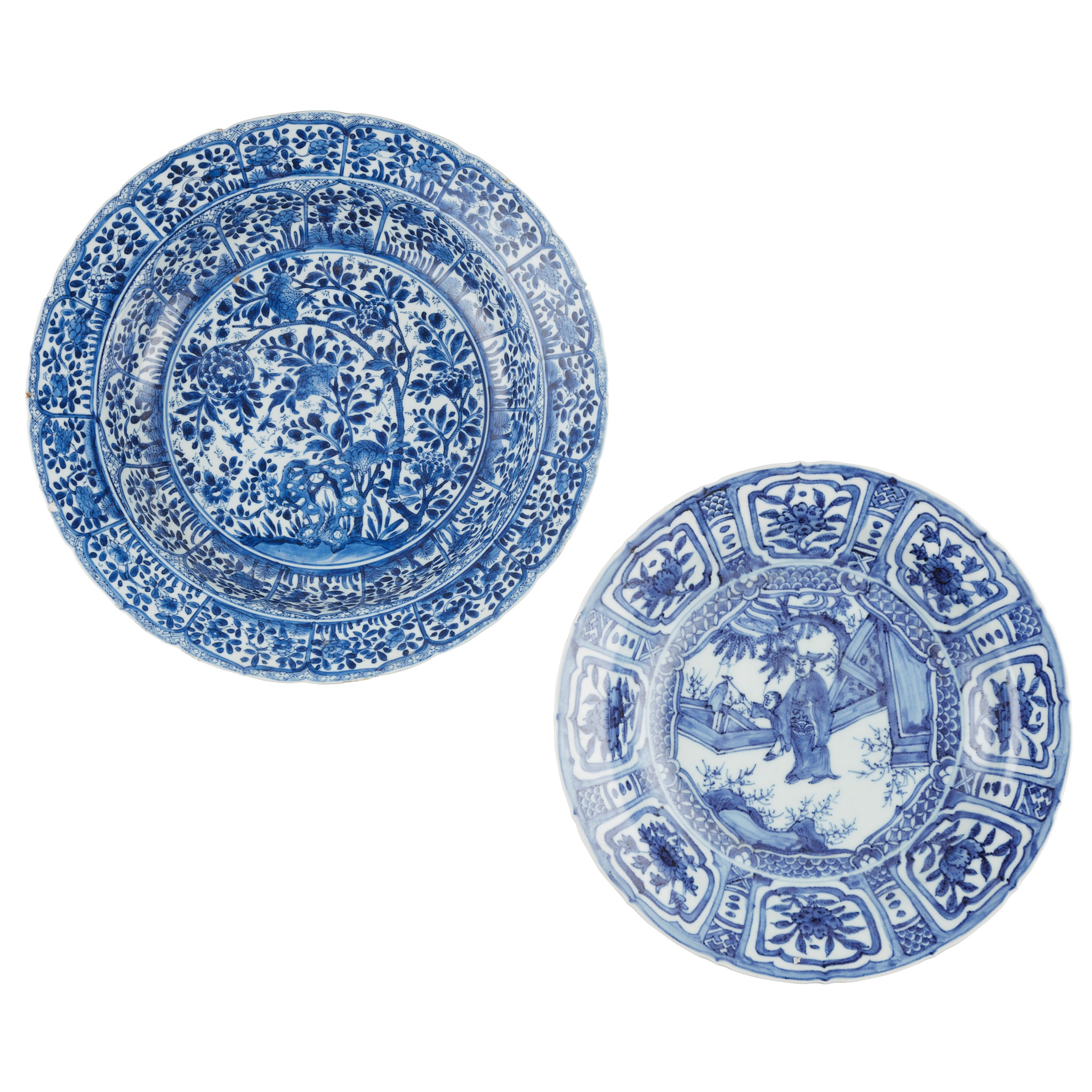 TWO KRAAK-STYLE BLUE AND WHITE FOLIATE PLATES