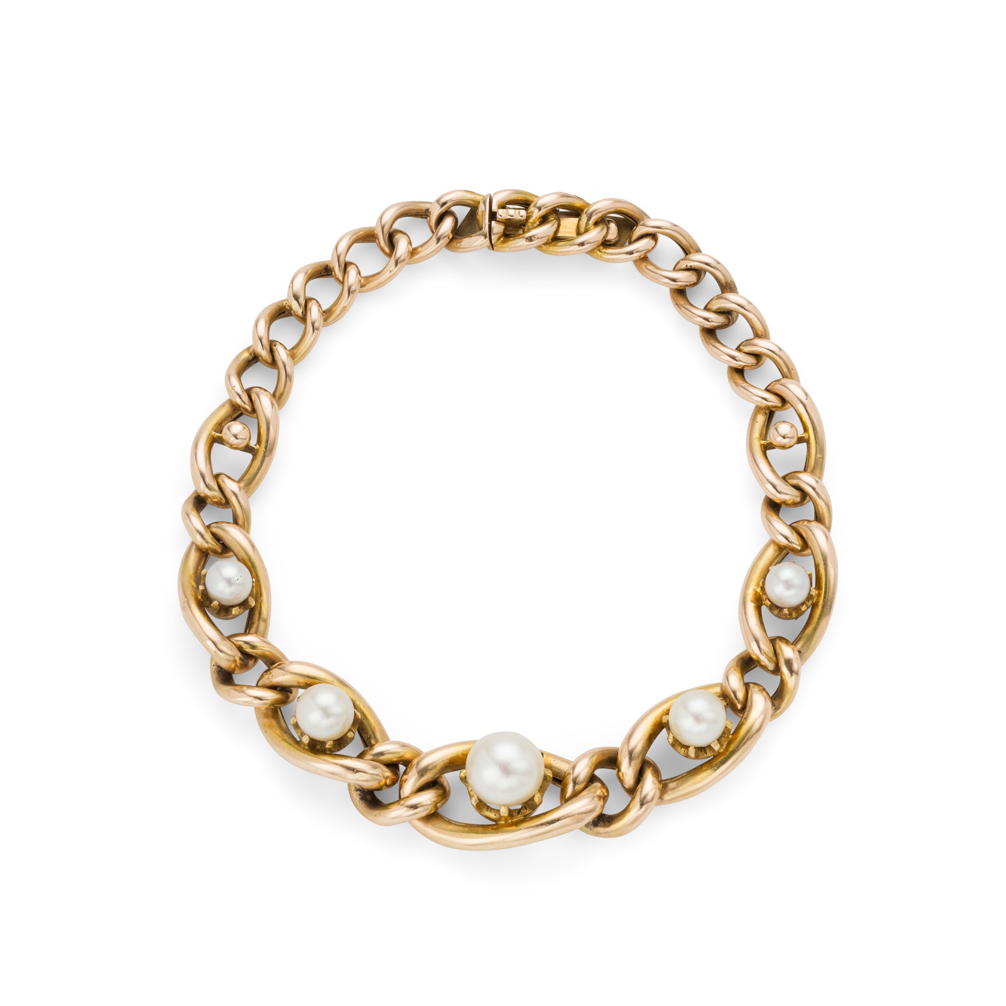 A pearl bracelet