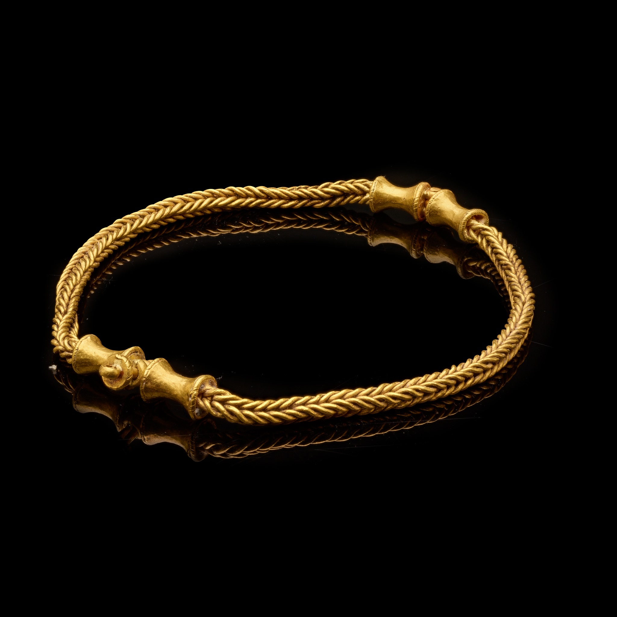 HELLENISTIC GOLD CHAINED BRACELET