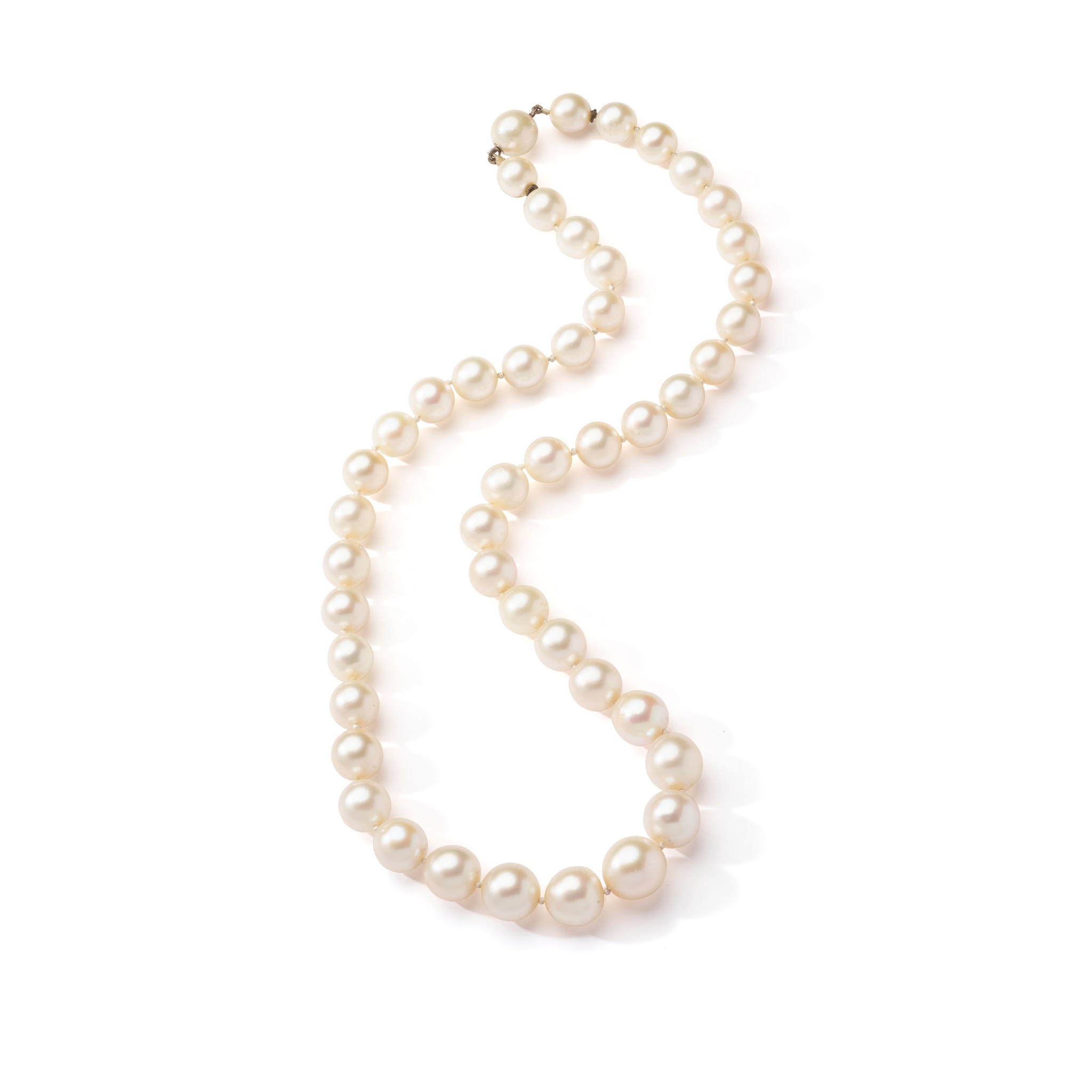 A cultured pearl necklace