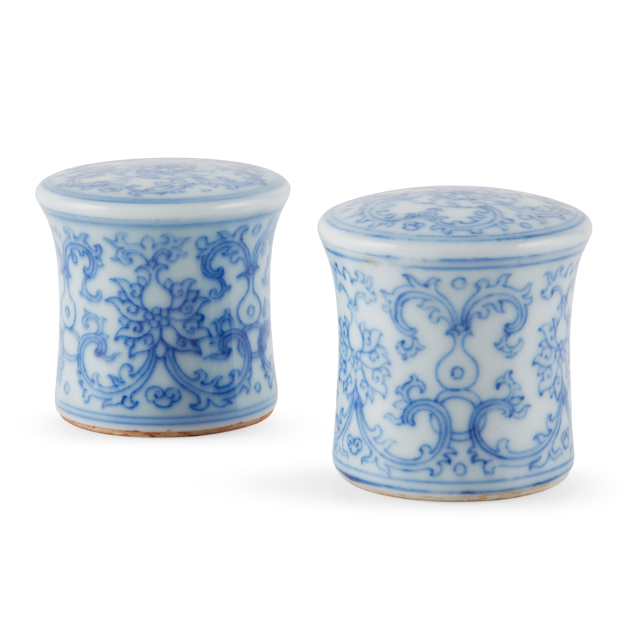 PAIR OF BLUE AND WHITE SCROLL ENDS