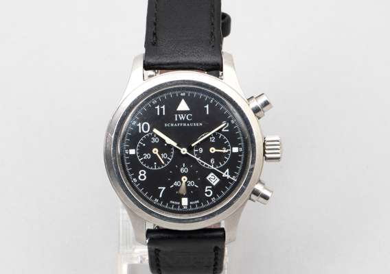 <p>On a black leather strap. Quartz and mechanical movement. Calibre 631. Black dial with three subdials, date between 4 and 5 o&rsquo;clock. Chronograph function. Includes original box and papers.&nbsp;</p>