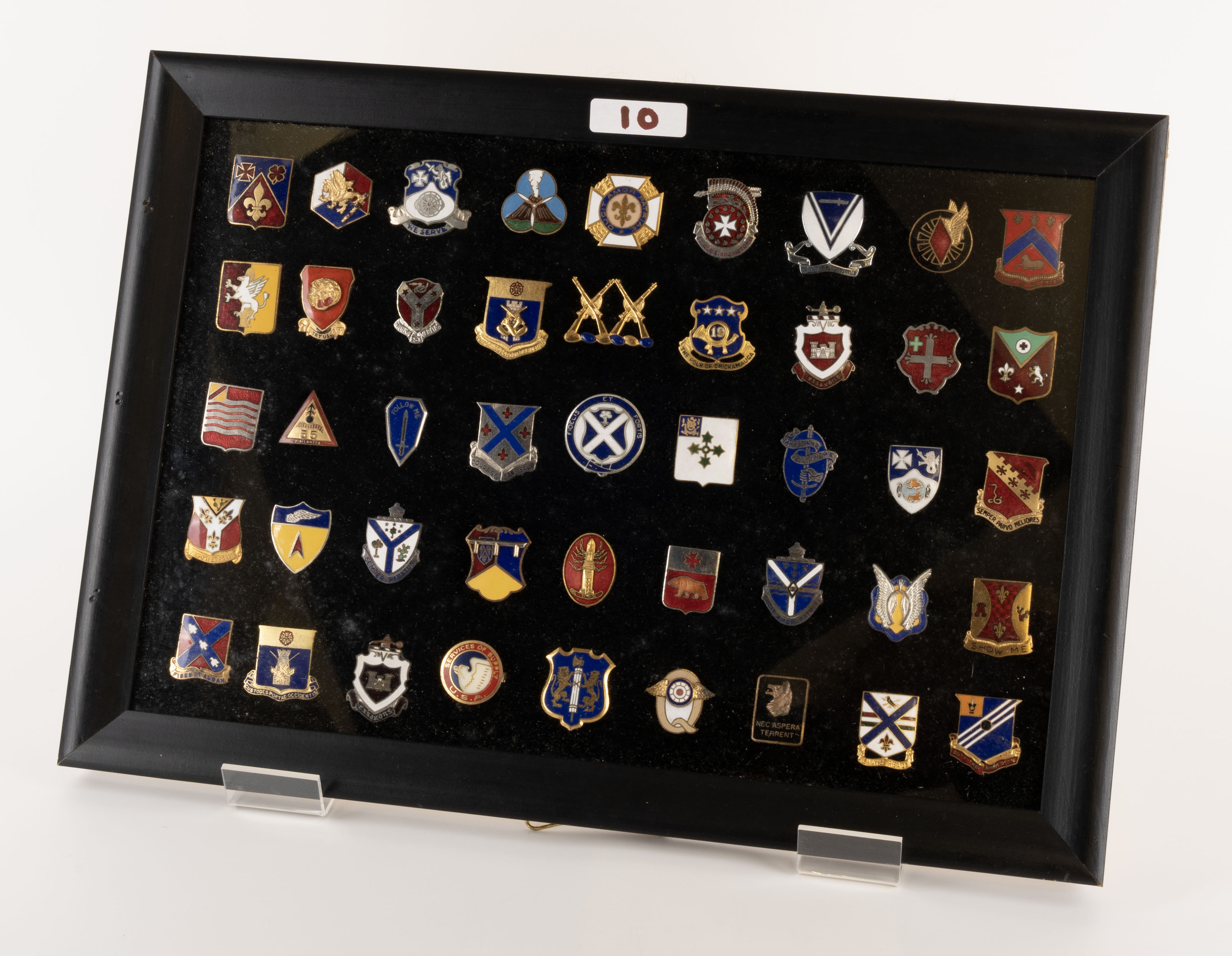 Badges -  Enamelled Military Badges with USA interest, (45 items) 