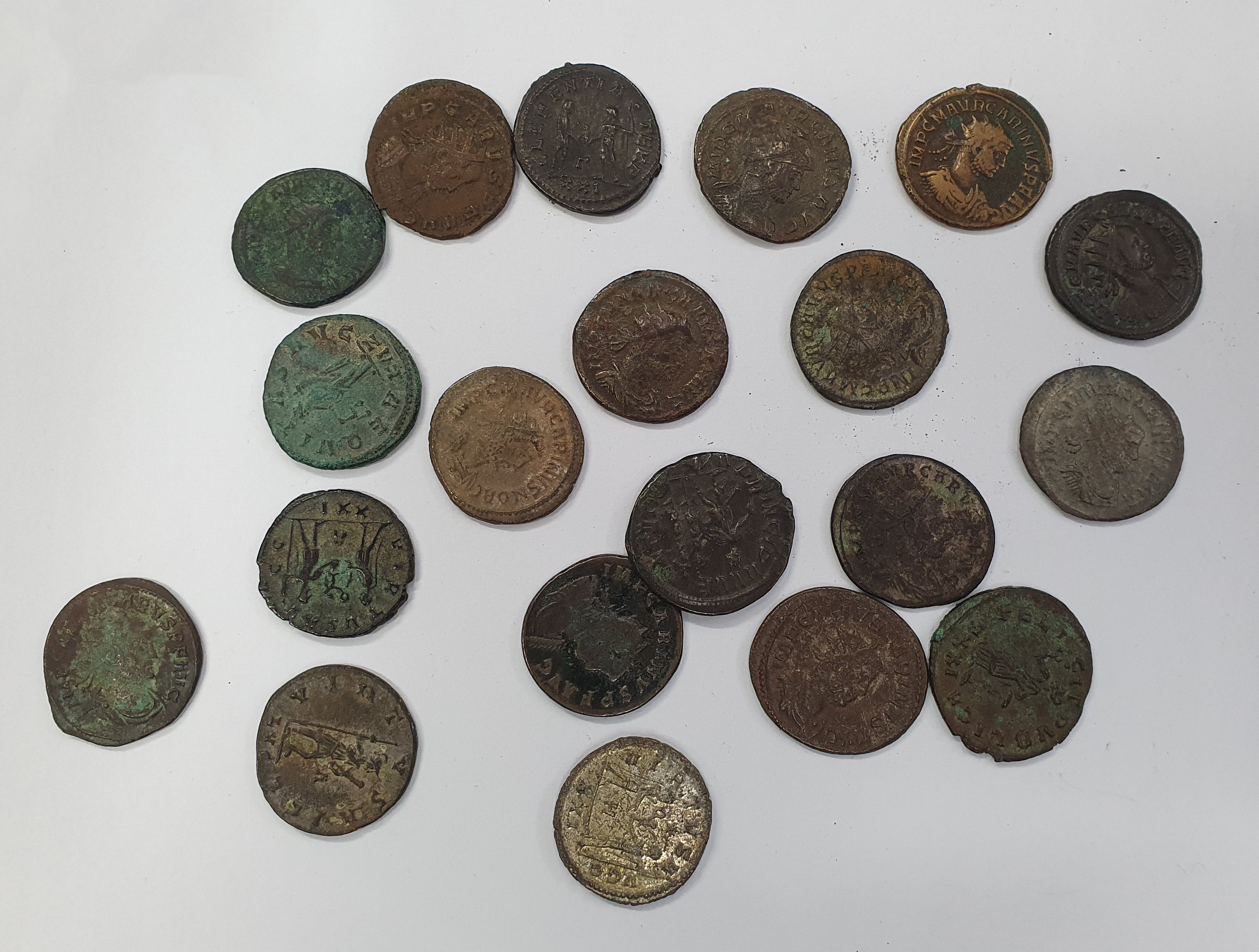 Group of 20 Carus and Carinus BIs. Various mints and types.