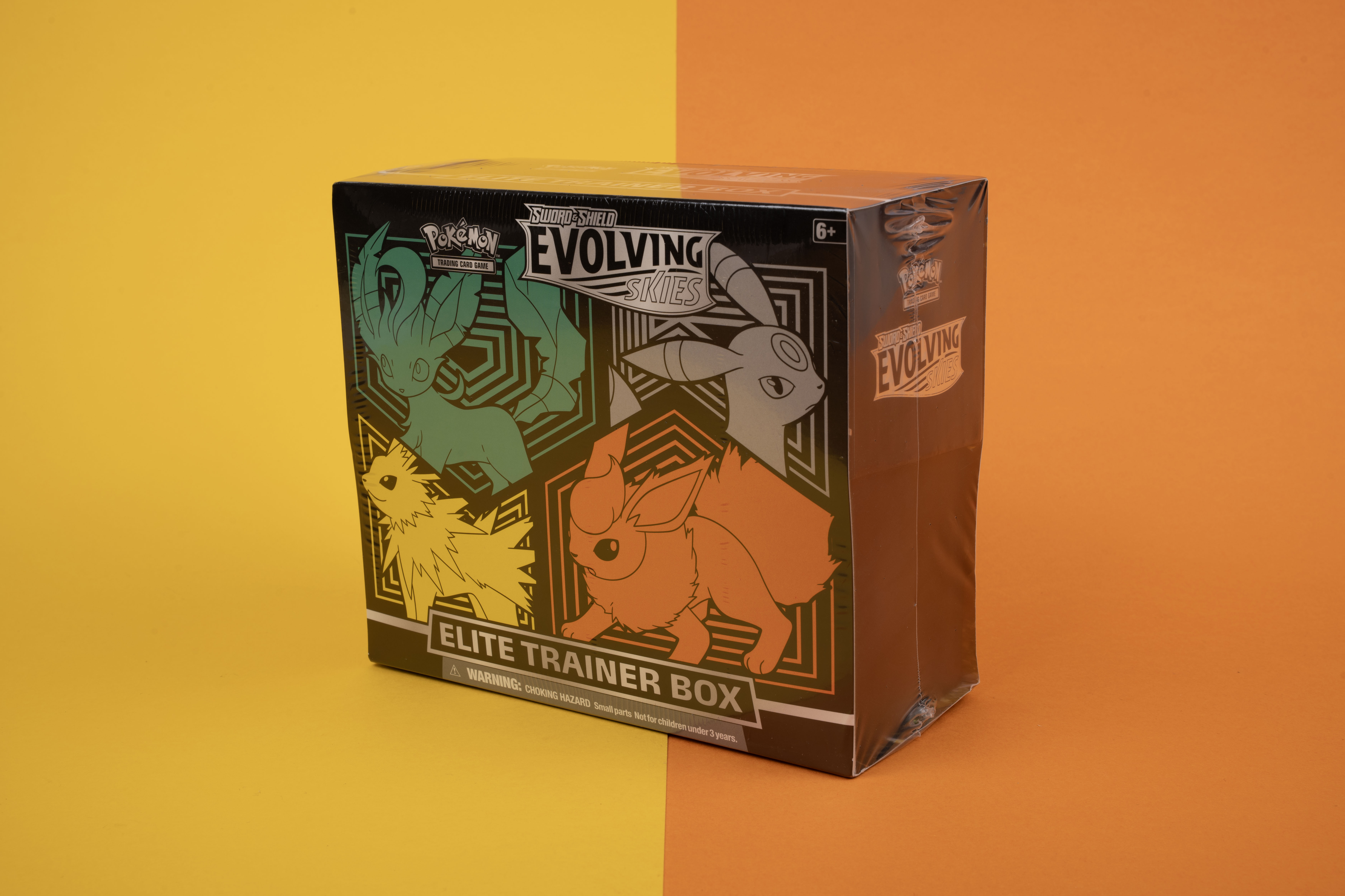 SEALED Evolving Skies Elite Trainer Box - Flareon, Jolteon, Umbreon and Leafeon
