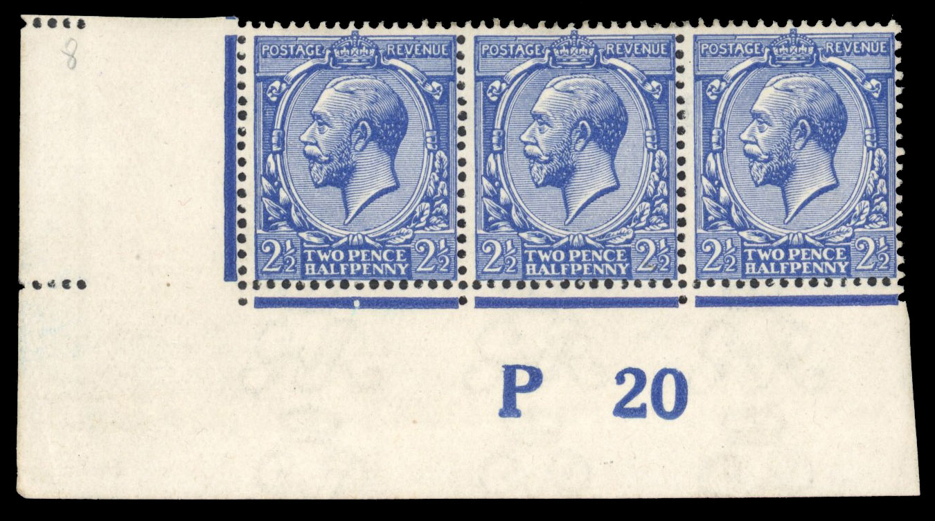 GB: 1912-24 2½d violet blue, mint with large part o.g. (right two stamps unmounted) control P20 strip of three