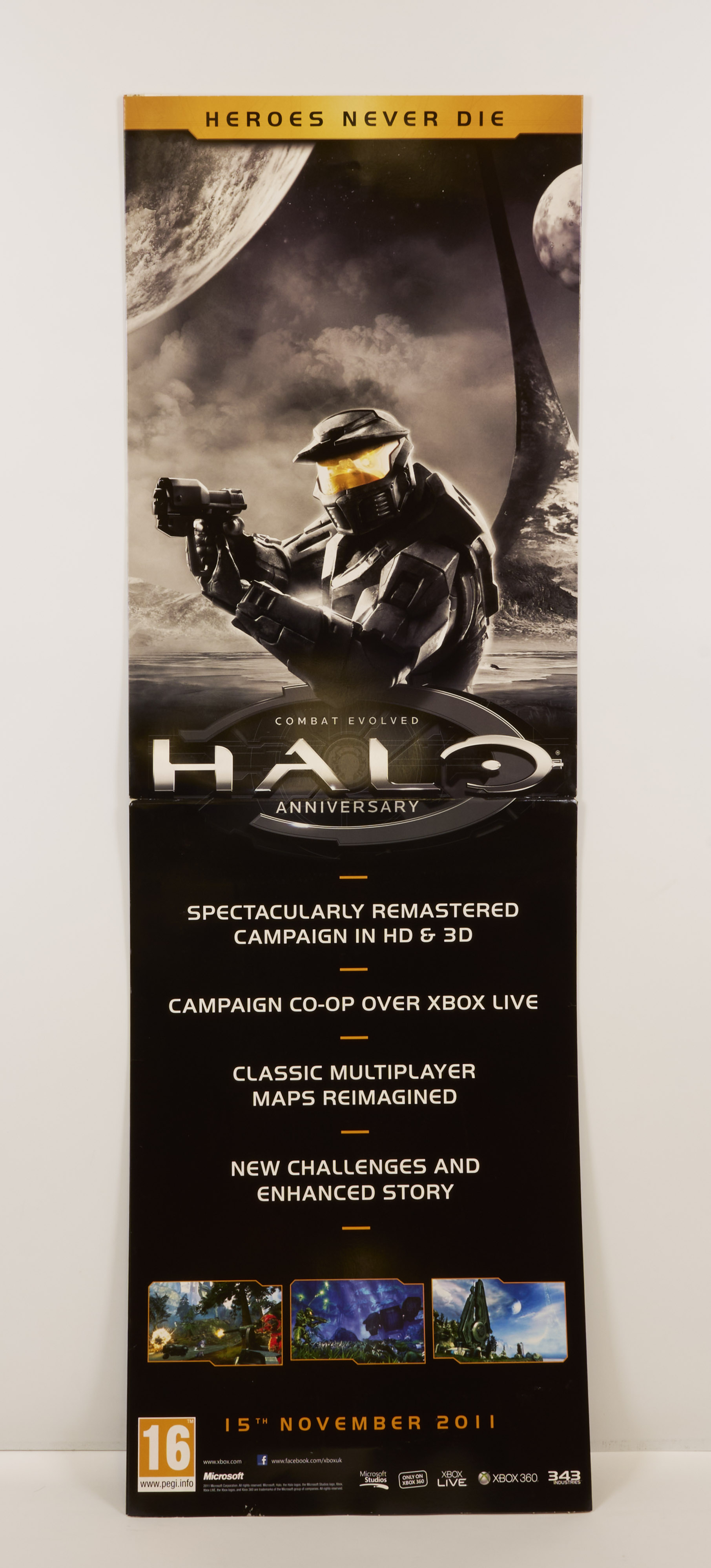 Halo Combat Evolved Anniversary Fold-Out Standee.