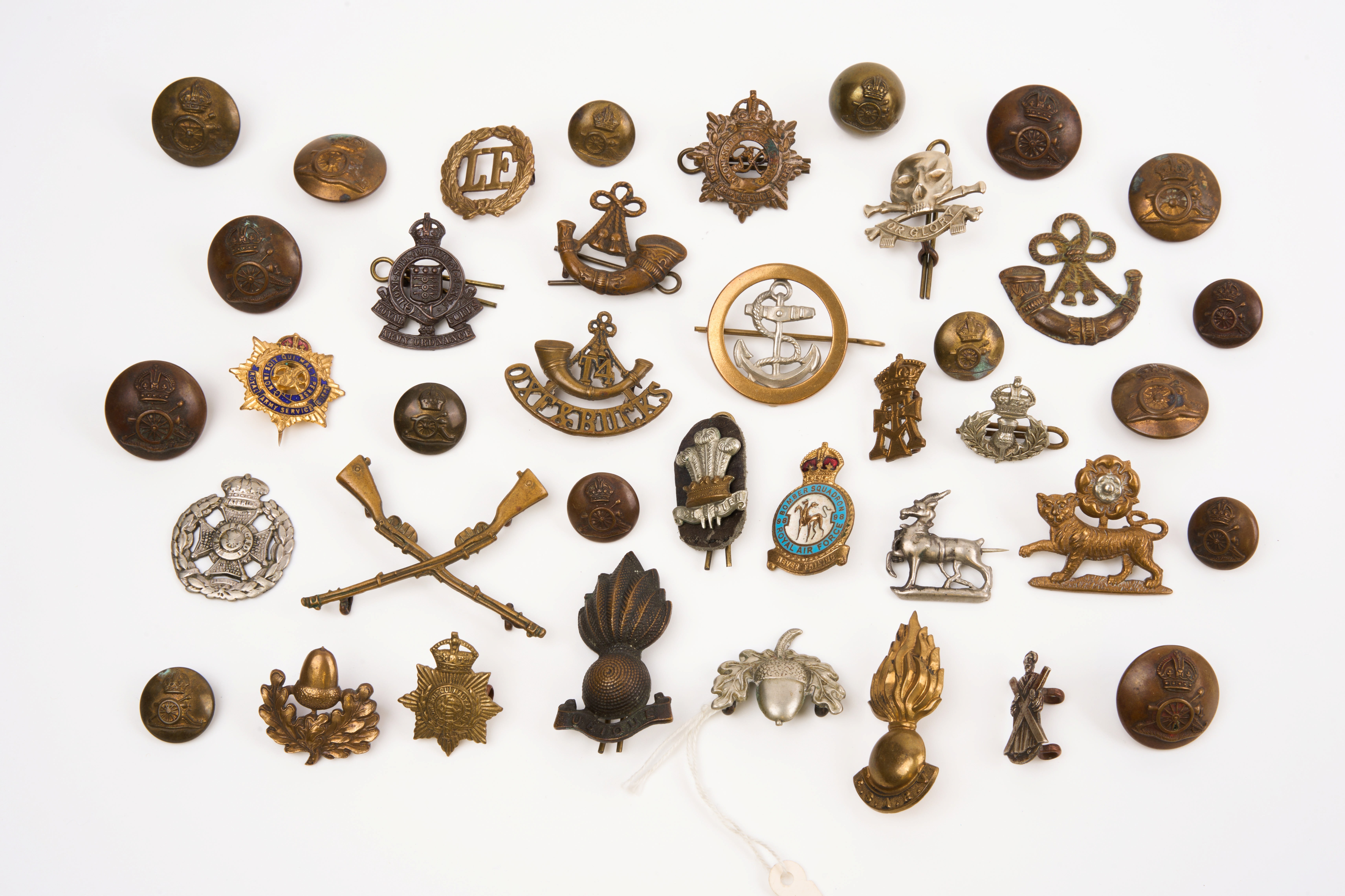 20 British and Commonwealth cap badges, loose in envelope
