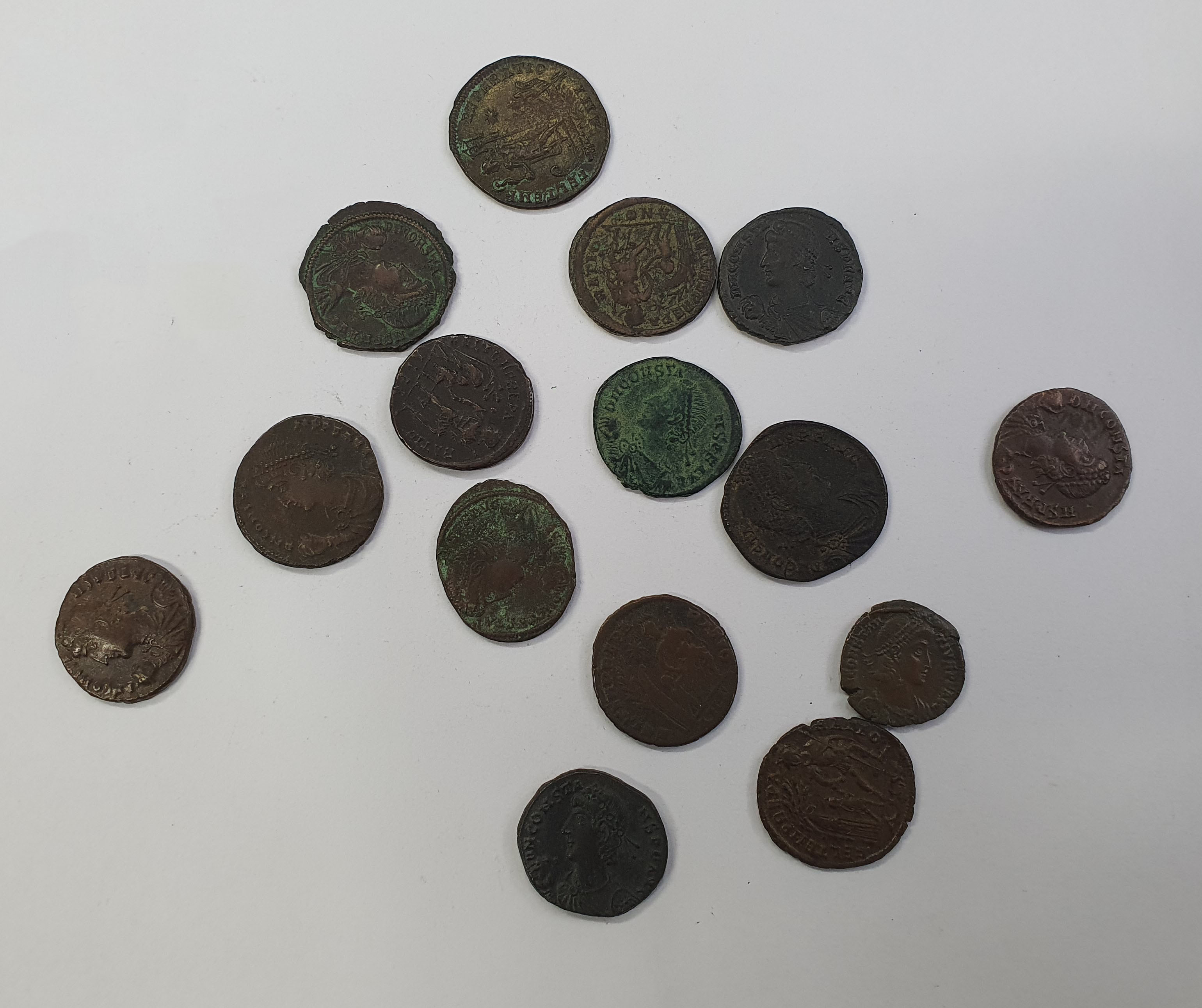 Group of 15 Constans ‘FEL TEMP’ AE 2s and 3s. Various mints.