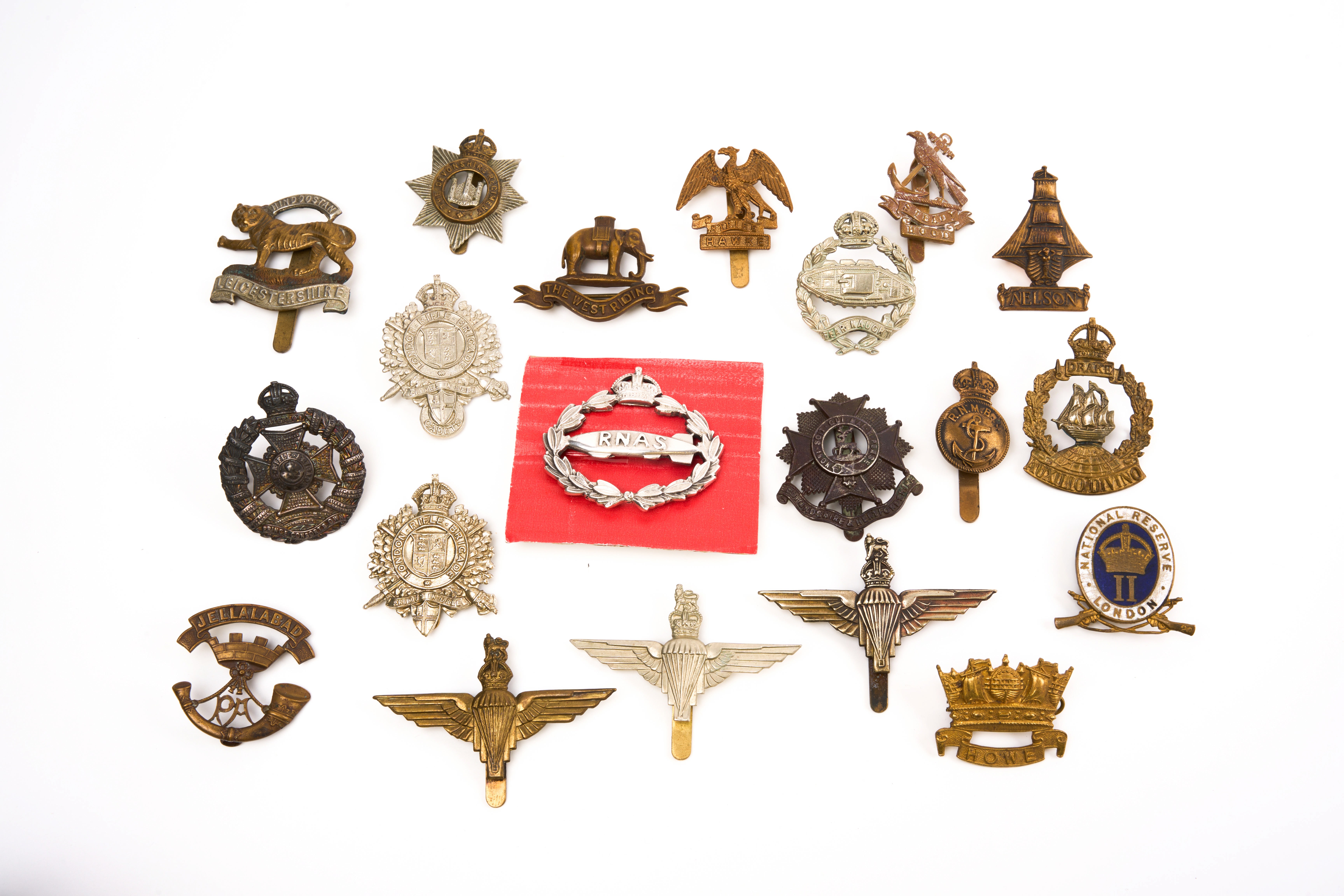 20 British and Commonwealth cap badges, loose in envelope