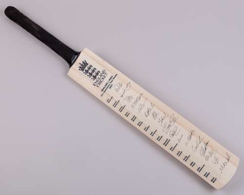 England v. India LV= Insurance Test Series 2021 autographed cricket bat
