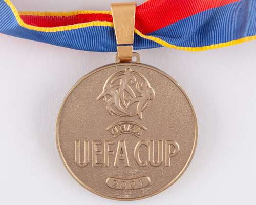 Sammy Lee Continental gold Liverpool v. Alaves UEFA Cup Winners medal, 2001