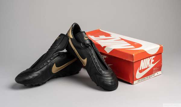 Pair of vintage Nike Hotspur "M" football boots, 
 size 8, black and gold, model 3408, in original box, unworn condition

  Box marked and stained, on