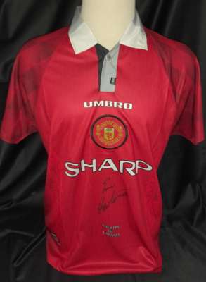 Manchester United Legend “Le God” Eric Cantona signed “Theatre Of Dreams” 1996-1998 replica home jersey, 
 comes with COA  and photo proof from privat