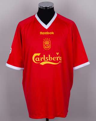 Michael Owen red and white No.10 Liverpool autographed short-sleeved shirt, 2001-03