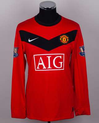 Ryan Giggs red and black No.11 Manchester United long-sleeved shirt, 2009-10