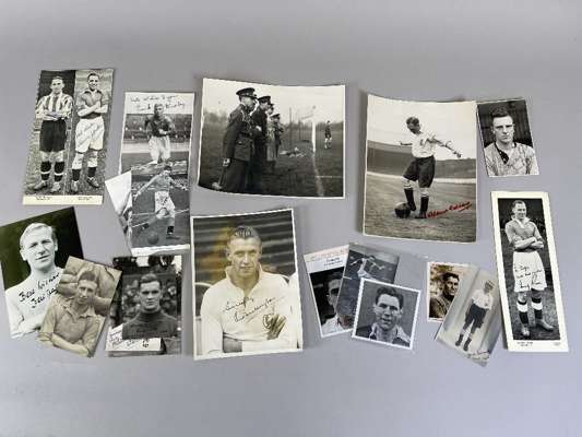 Excellent selection of signed Press postcards mostly 1930-40s,
 include Len Shackleton, Stan Cullis, Andy Beattie, Tommy Lawton, Walter Winterbottom, 