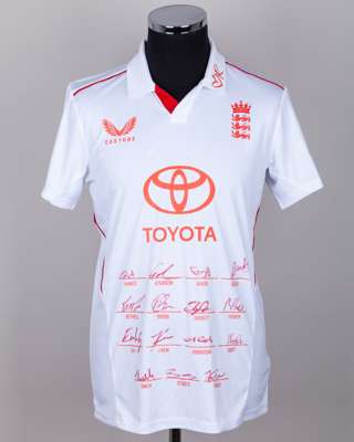 England v. New Zealand Red For Ruth 2026 squad signed Short-sleeved shirt