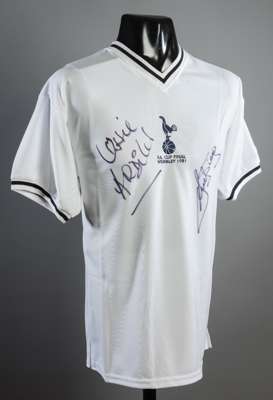 Tottenham Hotspur 1981 F.A. Cup Final retro jersey double-signed by Ossie Ardiles & Ricky Villa, signatures in black marker pen