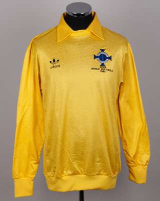 Pat Jennings yellow and black No.1 Northern Ireland World Cup goalkeepers shirt, 1982