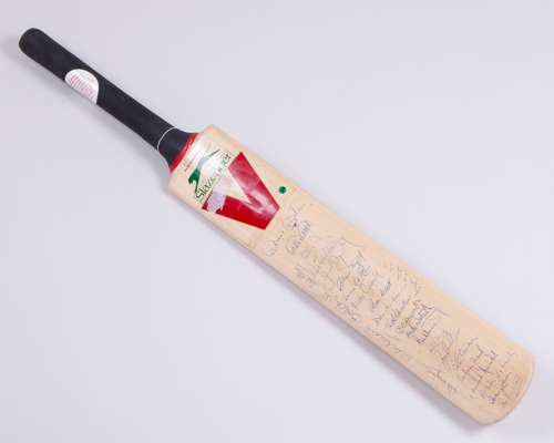 Famous international cricketers autographed Slazenger V cricket bat