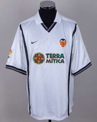 Pablo Aimar white and black No.22 Valencia autographed short-sleeved shirt, 2000-01