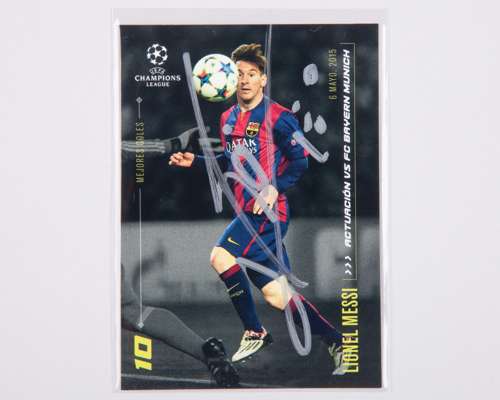 Lionel Messi autographed Barcelona Champions League Topps Mejores Goles trading card