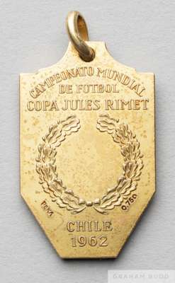 1962 Chile World Cup 18ct gold Winners medal awarded to Amarildo Tavares da Silveira