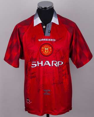 Red Manchester United autographed replica short-sleeved shirt, 1996-98