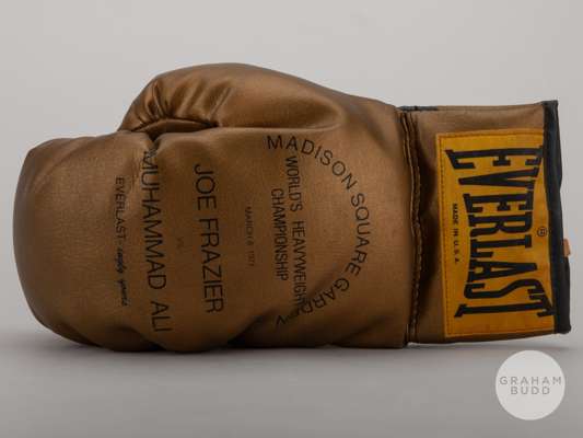 Fight of the Century Frazier v Ali Everlast gold boxing glove.