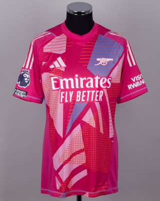 David Raya pink No.22 Arsenal v. Tottenham Hotspur short-sleeved shirt, 2024