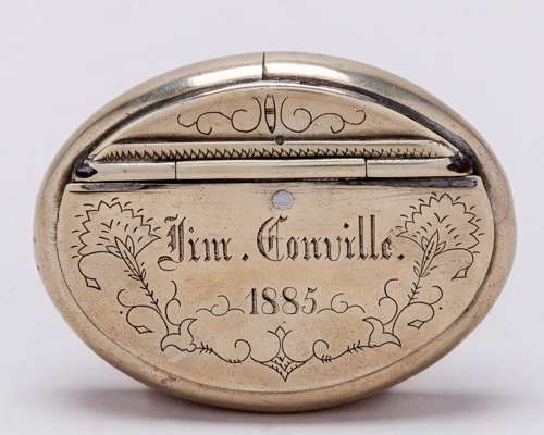 Victorian snuff box engraved with a portrait of the racehorse Ormonde