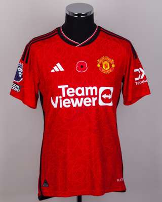 Rasmus Hojlund red No.11 Manchester United v. Fulham autographed short-sleeved shirt, 2023