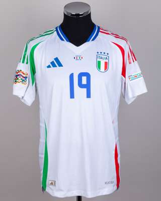 Destiny Udogie white, blue and green No.19 Italy away shirt v. France 6th September 2024