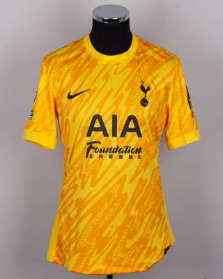 Antonin Kinsky yellow No.31 Tottenham Hotspur v. Manchester United short-sleeved shirt, 2025