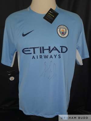 Bernardo Silva signed Manchester City 2018-19 home jersey, 
 size mens L, brand new with official club merchandise tags still attached, signed neatly 